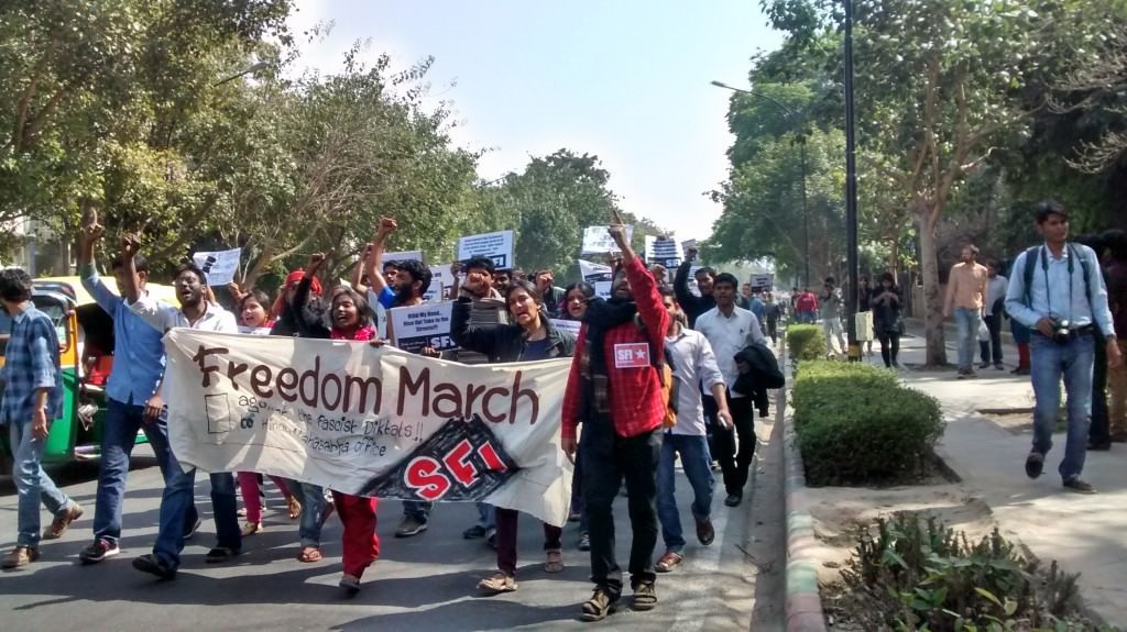 Students from SFI, JNU marching towards Mandir Marg. 