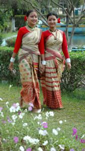 young women wearing the tradtitional Bihu costume