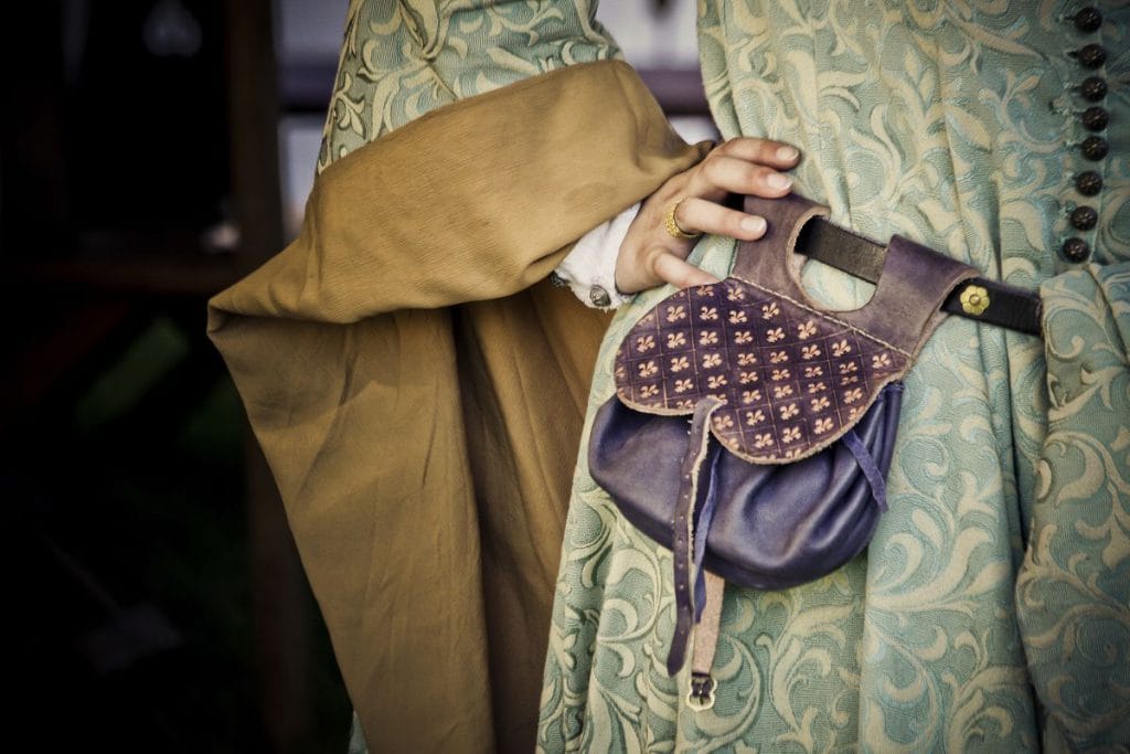 The Sexist History Of No Pockets In Women's Clothing Feminism In India