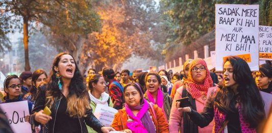 6 Times Desi Women Reclaimed Public Spaces As Their Own