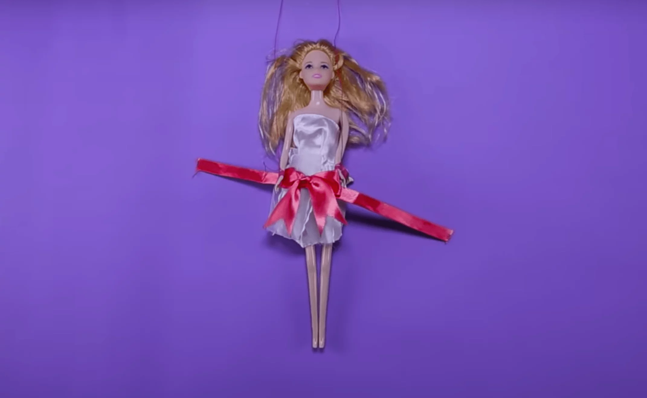 Video: Dolls, Beauty Standards and Body Image Issues