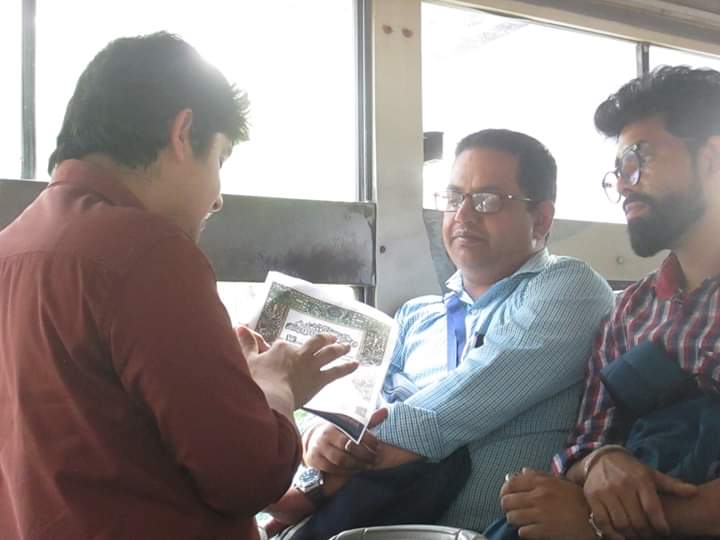 Here Is Why Delhi Students Are Running A Bus Campaign Against BJP