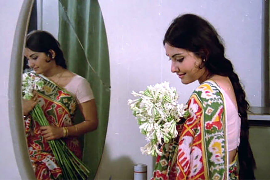 Vidya Sinha in thethe title track of the film Rajnigandha.