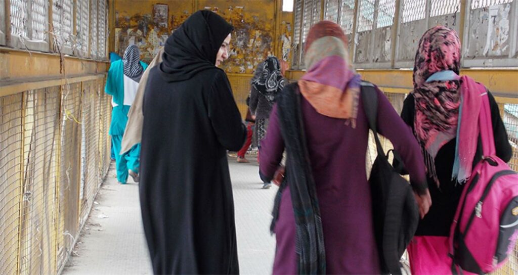 Kashmiri women going to college 