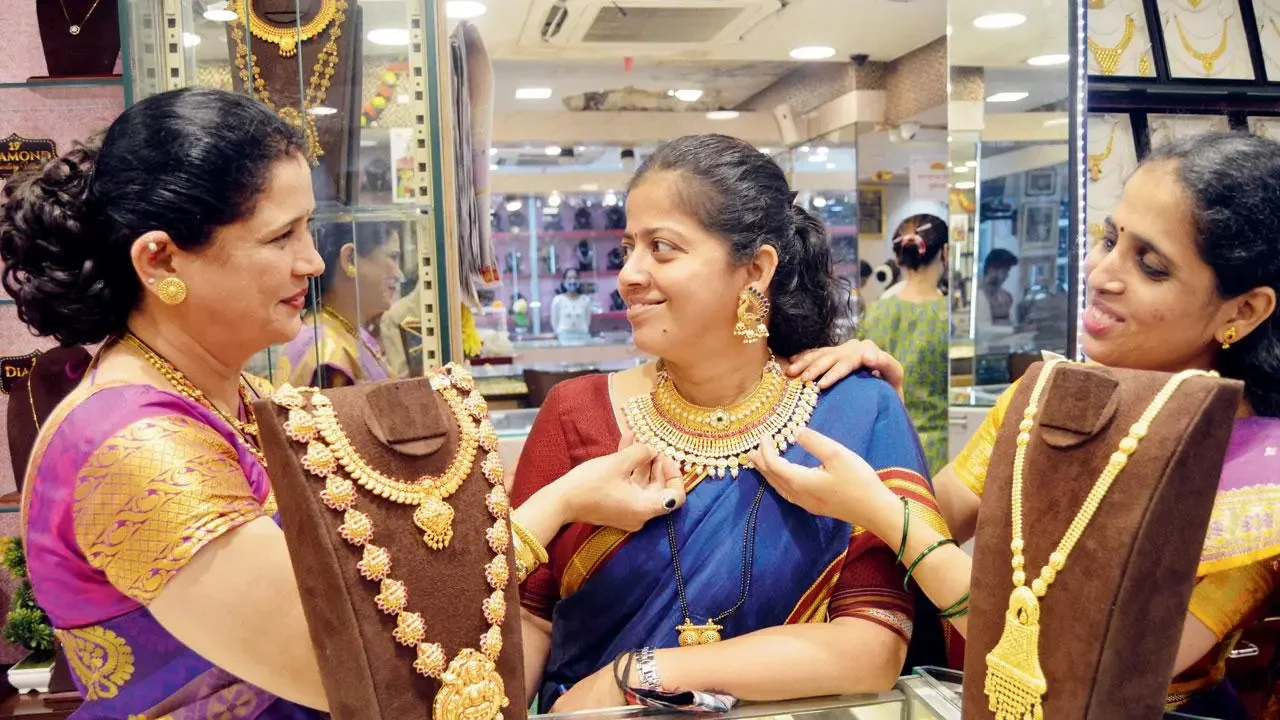 Buy Fresh Vibes Golden Waist Chain for Women Saree Wedding