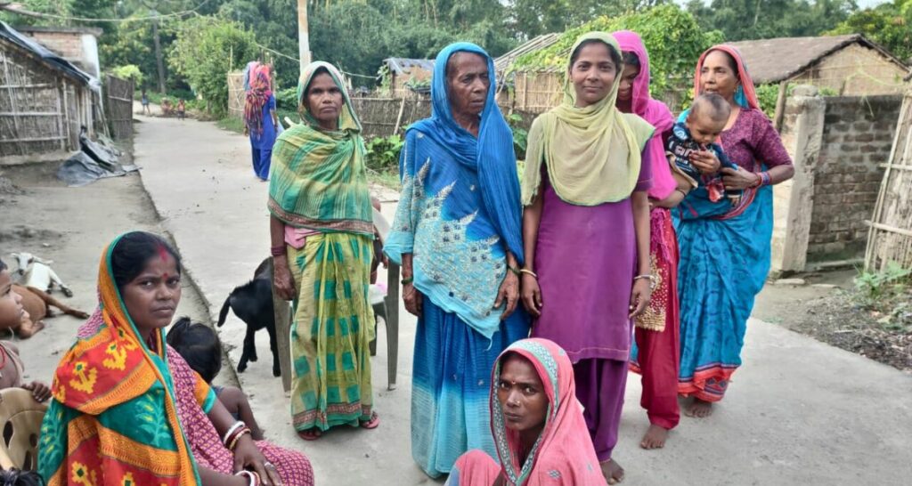 A group of women from Musahari Tola (Photo - Rahul Kumar Gaurav, 101Reporters)