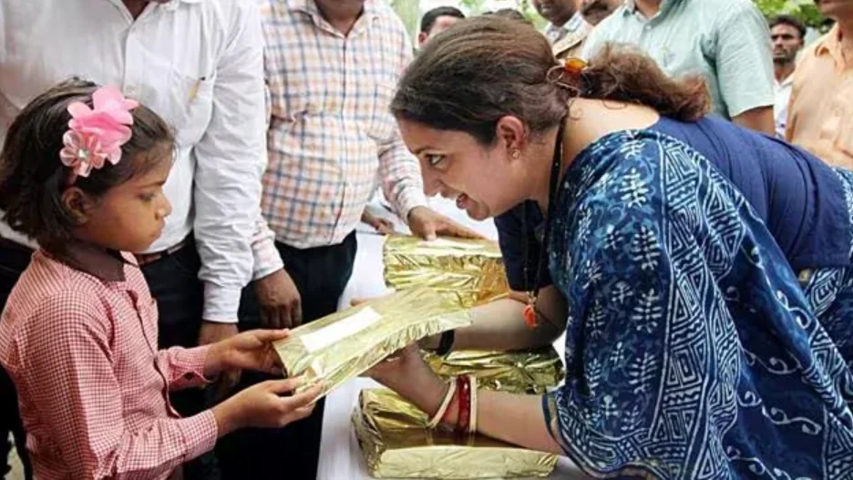 Smriti Irani with children 